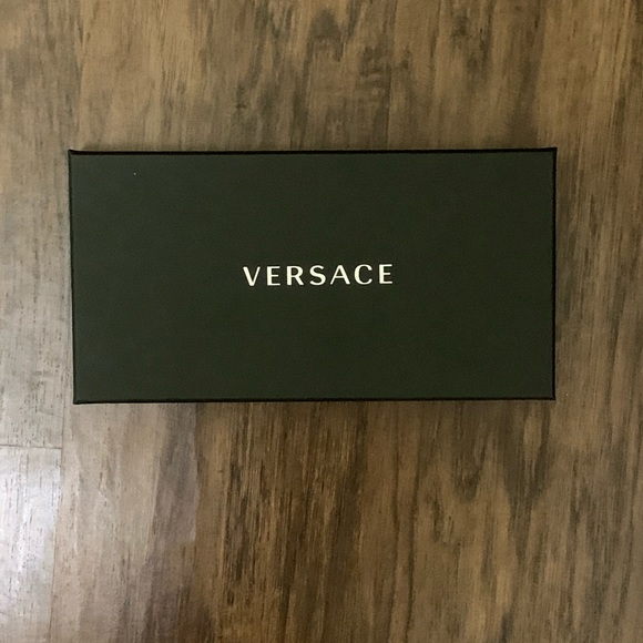 Versace Medusa Amplified Eye mask - Picture 13 of 15